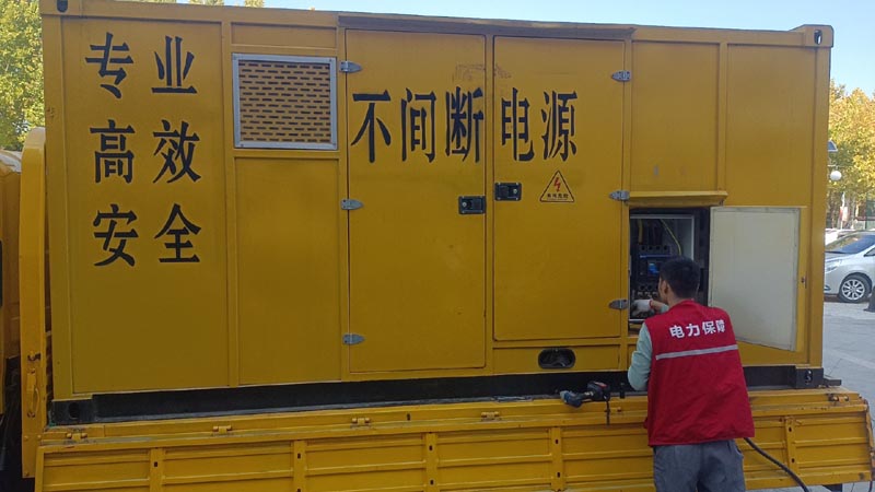 淮阴柴油发电机组和UPS电源配合使用时，如何避免切换过程中的电力中断？